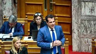 Βουλή: Ψηφίστηκε κατά πλειοψηφία το νομοσχέδιο για την Μετανάστευση και το Άσυλο