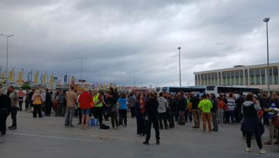 Στο αεροδρόμιο Ηρακλείου οι ακτιβιστές του στολίσκου της Γάζας- συγκέντρωση αλληλεγγύης στην είσοδο του αερολιμένα
