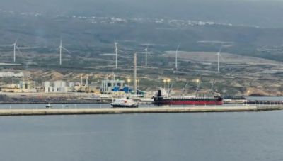 Έδεσε στην Τενερίφη το MV Hondius:  Αυξημένα μέτρα προστασίας στην επιχείρηση αποβίβασης των επιβατών του