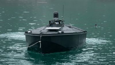 Στον Σκαραμαγκά το θαλάσσιο drone που βρέθηκε στη Λευκάδα-Θεωρείται δώρο για τις Ένοπλες Δυνάμεις