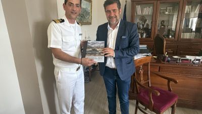 Μίλησαν εφ' όλης της ύλης ο Αντιπεριφερειάρχης  με το νέο Περιφερειακό Διοικητή Λιμενικού Σώματος Κρήτης