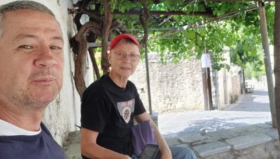 Δημήτρης Ψαρράς: Μετατρέπει ένα «νεκρό τοπίο» στα Αγριανά σε γη υψηλής παραγωγικότητας  
