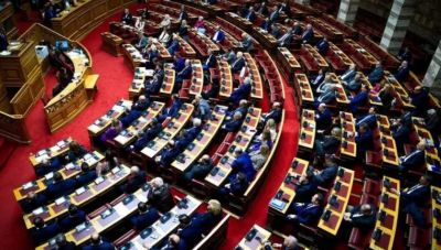 Στην Βουλή η τροπολογία για διαδικασίες «εξπρές» στις υποθέσεις που αφορούν βουλευτές