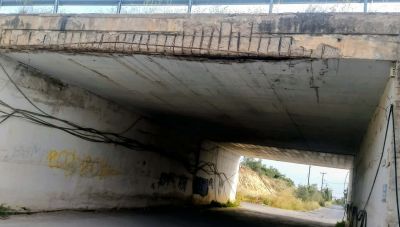 Μια γέφυρα στς Γούρνες προκαλεί ανησυχία με την κατάσταση της (Φωτο)