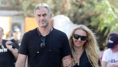 Γωγώ Μαστροκώστα: Η τελευταία μάχη μακριά από τις κάμερες και ο Δέλλας που θυσίασε τα πάντα για να είναι δίπλα της