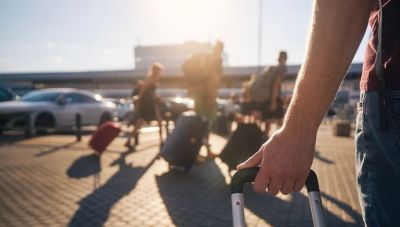 Booking: Ανοδος 21% στις αναζητήσεις για το τριήμερο – Οι top επιλογές