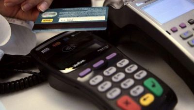 ΑΑΔΕ: Ποιους ψάχνει για αδήλωτους τζίρους – Στο μικροσκόπιο τα POS