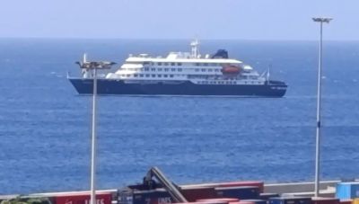 Επτά τα κρούσματα του χανταϊού στο κρουαζιερόπλοιο: «Θέλουμε να πάμε σπίτι μας» ζητούν οι επιβάτες