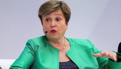 Η επικεφαλής του ΔΝΤ προειδοποιεί για πετρέλαιο στα 125 δολάρια και πόλεμο στη Μέση Ανατολή μέχρι το 2027
