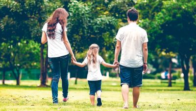 Μελέτη δείχνει πώς ο αριθμός παιδιών που κάνουν οι άνθρωποι σχετίζεται με τη διάρκεια ζωής τους