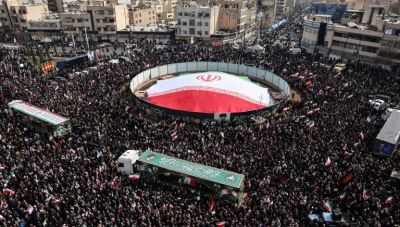 Λαοθάλασσα στις κηδείες των διοικητών του Σώματος των Φρουρών της Ιρανικής Επανάστασης