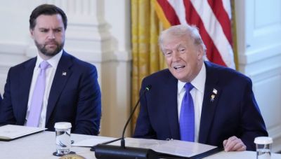 Reuters: Άρχισαν τα όργανα στον Λευκό Οίκο για τον πόλεμο στο Ιράν – Διαφωνίες και πιέσεις στον Τραμπ