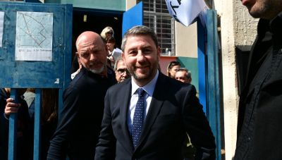 Ψήφισε στο Περιστέρι ο Ανδρουλάκης: «Η αλλαγή περνά μέσα από την ήττα της Νέας Δημοκρατίας»