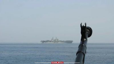 Πετρελαιοφόρα αρχίζουν με μικρή ροή να διασχίζουν τα Στενά του Oρμούζ,  λέει ο Λευκός Οίκος