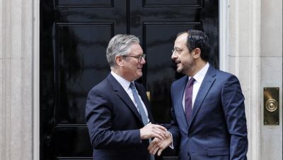 Στάρμερ σε Χριστοδουλίδη: Δεν θα γίνουν επιθετικές επιχειρήσεις κατά του Ιράν από τις βρετανικές βάσεις στην Κύπρο