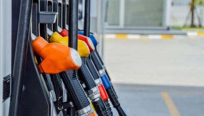 Πάνω από τα 2 ευρώ η μέση τιμή της αμόλυβδης, «τρέχει» πιο γρήγορα το πετρέλαιο κίνησης