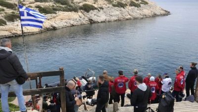Αίσιο τέλος στην επιχείρηση απεγκλωβισμού δύτη στα Λιμανάκια Βουλιαγμένης