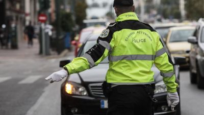 Θεσσαλονίκη: Συνελήφθη οδηγός φορτηγού που προσπάθησε να δωροδοκήσει αστυνομικούς για να γλιτώσει τις κλήσεις