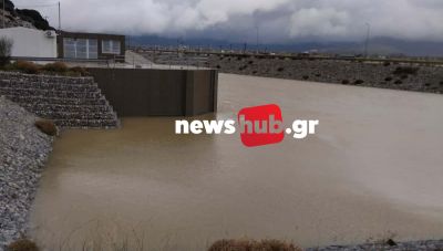 Κρήτη: Εικόνες απο τις τεράστιες ποσότητες νερού που οδηγούνται στον Αποσελέμη - Συνεχίζεται η διαμάχη (Φωτο +Βίντεο)