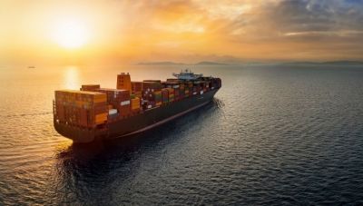 Κινεζικό containership πλήρωσε το Ιράν για διέλευση από τα Στενά του Ορμούζ