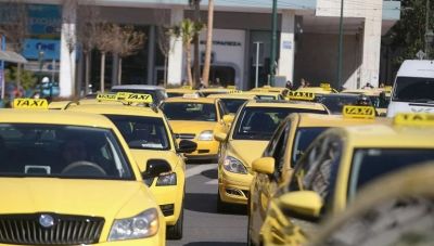 Θεσσαλονίκη: «Χειρόφρενο» τα ταξί – Κάθοδος στην Αθήνα για τη διαμαρτυρία