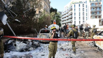 Ισχυρά και συνεχή χτυπήματα του Ιράν στο Ισραήλ-«Έχουμε έτοιμους 1 εκατ. άνδρες» απειλεί η Τεχεράνη τις ΗΠΑ για πιθανή αποστολή πεζοναυτών (Live)