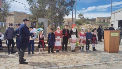 Μαθητές από τη Βούλα παρέλασαν στη Γαύδο