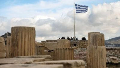 Bloomberg: Η ολική επαναφορά της Ελλάδας μέσα σε μια δεκαετία