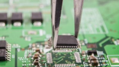 Η έλλειψη ηλίου λόγω του πολέμου στο Ιράν απειλεί ακόμα και την τεχνητή νοημοσύνη