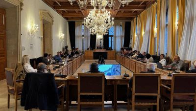 Λότζια: Με ψήφισμα του το ΔΣ στηρίζει τους εκπαιδευτικούς για την επαναφορά του 13ου και του 14ου μισθού