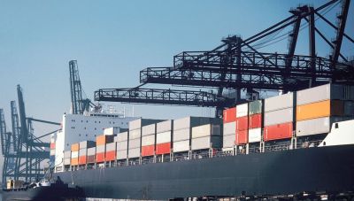 Σε «αναμμένα κάρβουνα» οι Έλληνες εξαγωγείς λόγω του πολέμου στη Μέση Ανατολή: «Ψάχνουμε εναγωνίως εναλλακτικούς διαδρόμους»