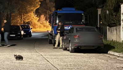 Εντοπίστηκε στον Διόνυσο το αυτοκίνητο που πυροβόλησαν στη Νέα Μάκρη