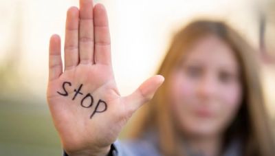 Σουηδός εξέδιδε τη σύζυγό του με περισσότερους από 120 άνδρες