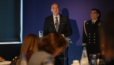 Δένδιας: Να μην αγοράζουμε πια εξοπλισμούς από το ράφι, είμαστε υποχρεωμένοι να επενδύσουμε στην αμυντική μας δυνατότητα