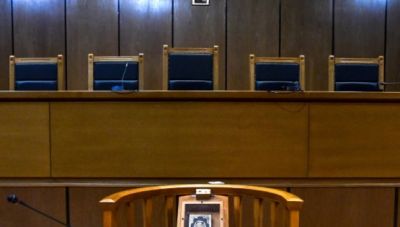 Στη φυλακή 35χρονος που ξυλοκοπούσε και είχε φυλακίσει τη σύντροφό του σε σπίτι στο Βόλο