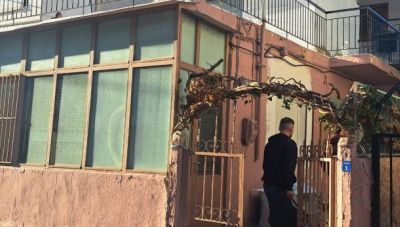 Θρίλερ στον Εύοσμο: Ίχνη στραγγαλισμού στην 59χρονη που βρέθηκε νεκρή σε διαμέρισμα