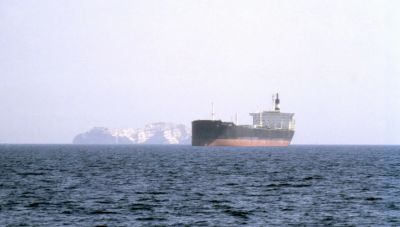 Ένα ακόμη ελληνόκτητο πετρελαιοφόρο πέρασε τα Στενά του Ορμούζ παρά τον αποκλεισμό του Ιράν