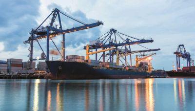 H Κομισιόν παρουσίασε τις νέες στρατηγικές για τη ναυτιλία και τα λιμάνια