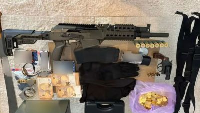 Λάρισα: Οικογενειακή υπόθεση η σπείρα με «χρυσές» λίρες, όπλα, εκβιάσεις και απάτες