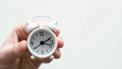 Αλλαγή ώρας 2026: Πότε γυρίζουμε τα ρολόγια μια ώρα μπροστά