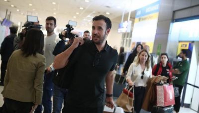 400 Έλληνες επέστρεψαν από το Ντουμπάι -Στιγμές χαράς και συγκίνησης στο 