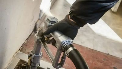 Τα δύο ευρώ στην αντλία ενεργοποιούν νέα fuel pass-Τι σκέφτεται η Κυβέρνηση