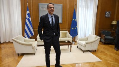 Στο Παρίσι ο Κυριάκος Μητσοτάκης για τη 2η Σύνοδο για την Πυρηνική Ενέργεια