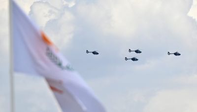 Η Κύπρος τίμησε την επέτειο της ανεξαρτησίας της με στρατιωτική παρέλαση, ελληνικά F-16 Viper και ξένα στρατιωτικά αγήματα