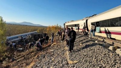 Ισπανία : Σε τριήμερο πένθος για τη σιδηροδρομική τραγωδία: Τρία ηχητικά ντοκουμέντα σε βάρος του κέντρου ελέγχου, πρόσκρουση με ταχύτητα 100 χλμ