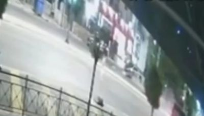 Λ. Αλεξάνδρας: Έκανε αναστροφή η μοτοσικλέτα με τις δύο κοπέλες -Νέες πληροφορίες για το τροχαίο με τους τρεις νεκρούς