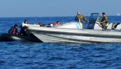 Δυο 18χρονοι Σουδανοί κι ένας 16χρονος συνελήφθησαν για τη μεταφορά άνω των 130 μεταναστών στην Κρήτη