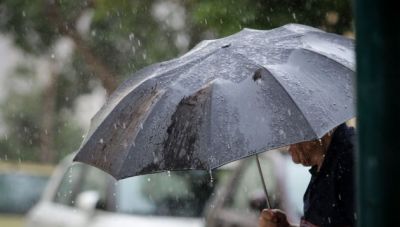 Καιρός: Βαρομετρικό χαμηλό θα φέρει βροχές και πτώση θερμοκρασίας -Θα επηρεάσει και την Κρήτη