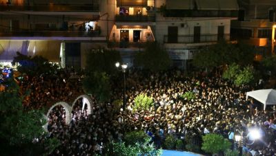 Γιώργος Μαζωνάκης: Χιλιάδες άνθρωποι στο τελευταίο αντίο για τον τραγουδιστή – Οι διάσημοι που πήγαν στην λαϊκή αγρυπνία