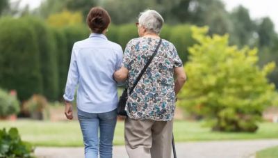 Ποιοι είναι οι 300.000 συνταξιούχοι που μένουν εκτός 400 ευρώ και ποιοι οι 2,2 εκατομμύρια δικαιούχοι
